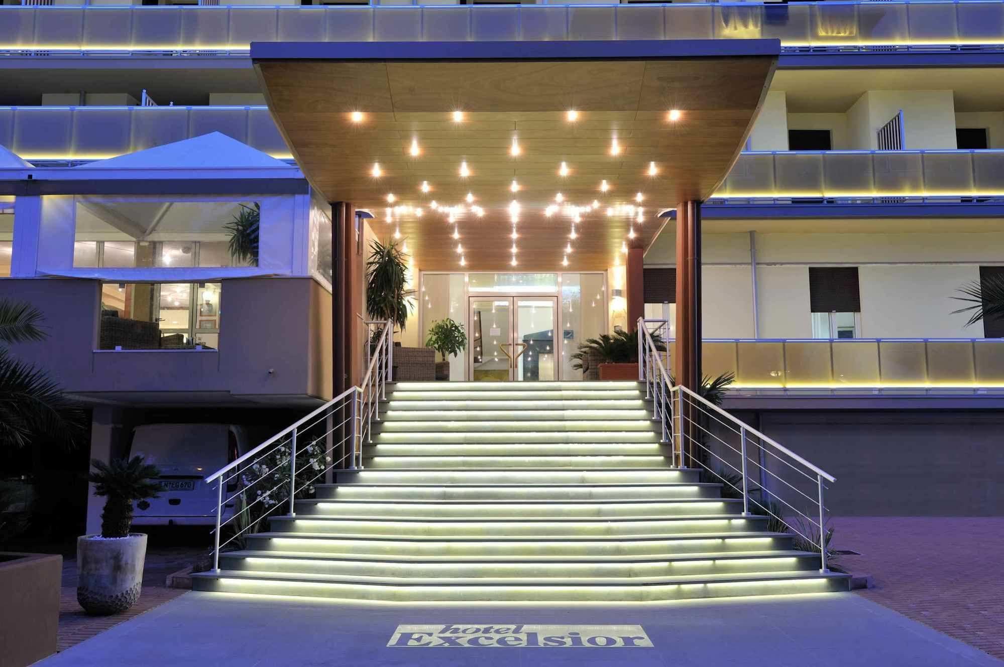 Hotel Excelsior 비비오네 외부 사진
